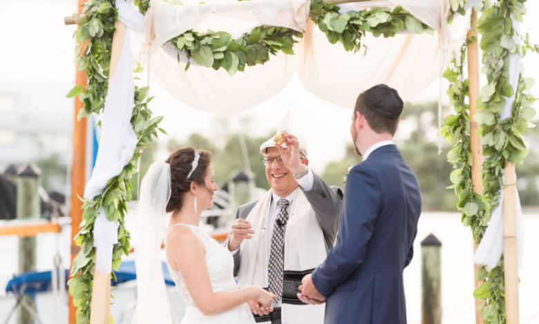How Does an Israeli Wedding DJ Create the Perfect Playlist?