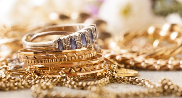 Why Does Your 18k Gold Ring Change Color Over Time?