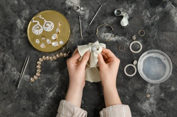 The New Era of Multi-Surface Cleaning: Powerful, Safe & Effortless Shine