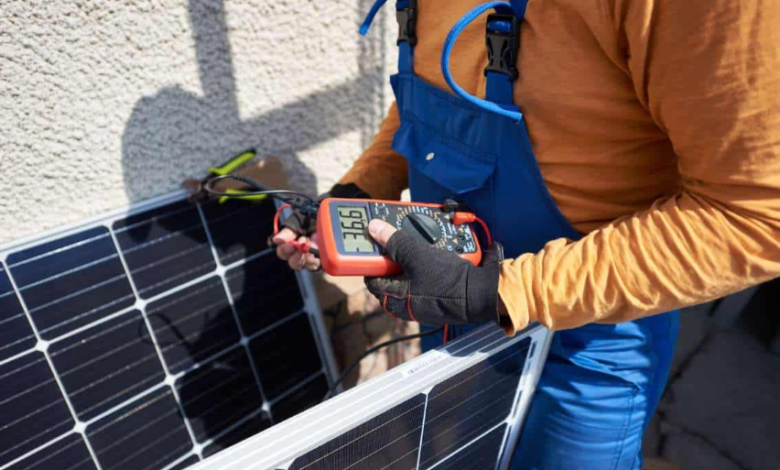 What is a 3 phase solar inverter and how does it work?